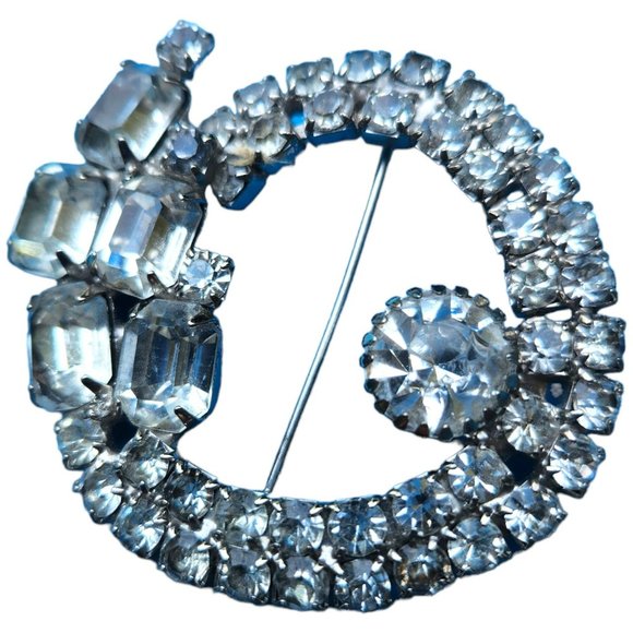 Clear Rhinestone Silvertone Brooch Prong Set 1-7/8 in. x 2 in. - Picture 1 of 8